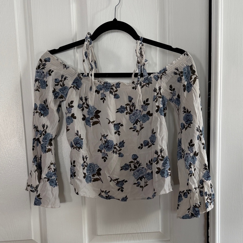 American Eagle  Off-Shoulder Women Top